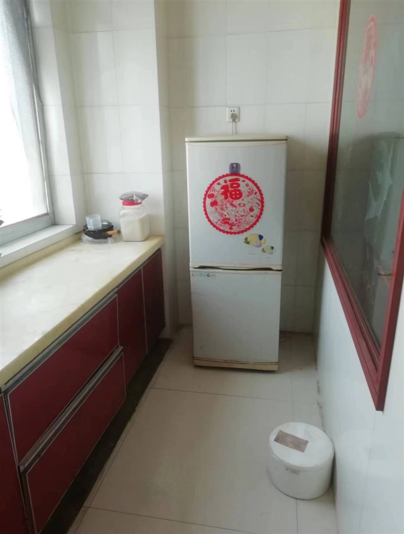 出租恒通市场附近三室步梯高层,南北通透,拎包入住,楼下好