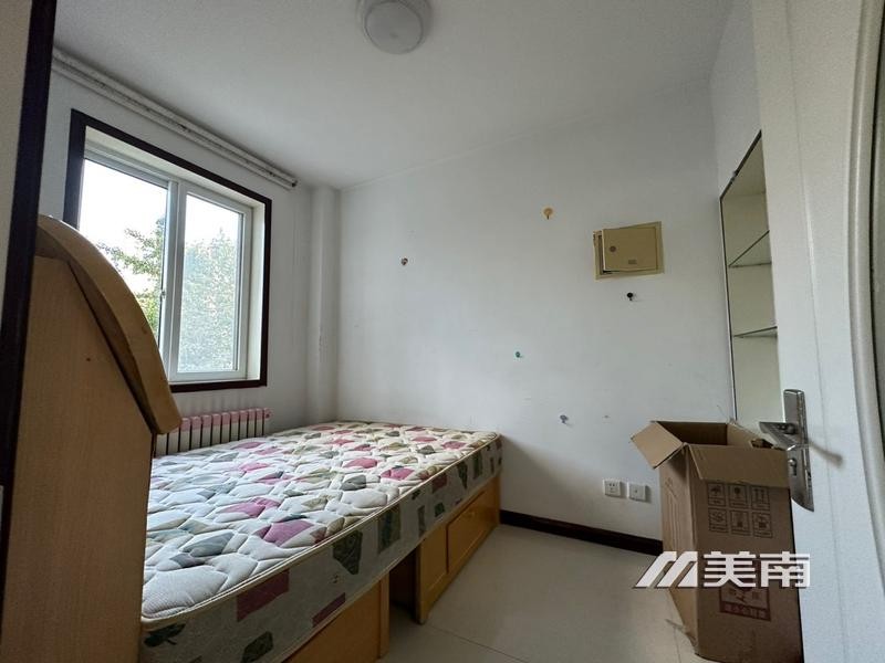 坊苑西区2楼精装三室家电齐全月租1700元
