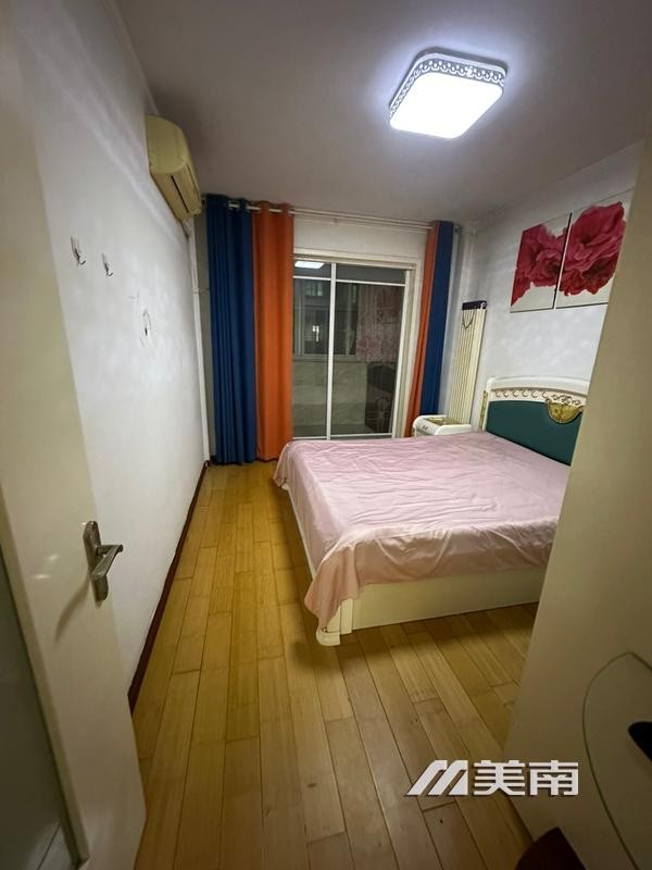 银资佳苑中层精装三室家电齐全拎包入住月租1500元