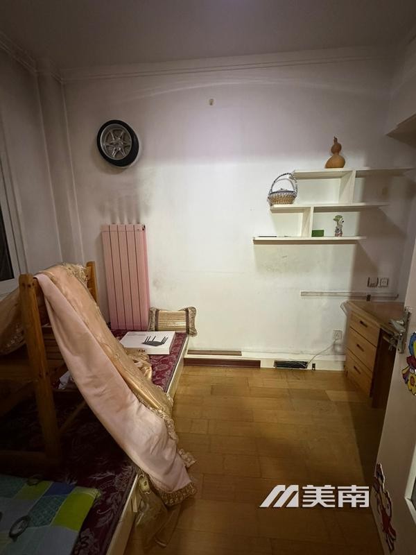 银资佳苑中层精装三室家电齐全拎包入住月租1500元