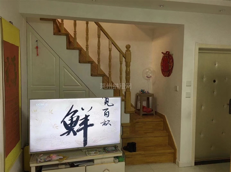 前北流小区,五楼带阁楼,精装修,带家具家电,拎包入住