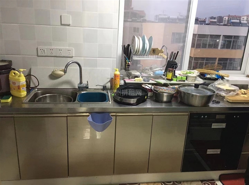 前北流小区,五楼带阁楼,精装修,带家具家电,拎包入住