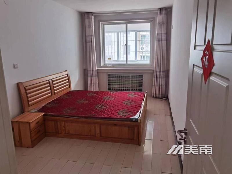 美乐家园3楼精装三室家电齐全月租1400元
