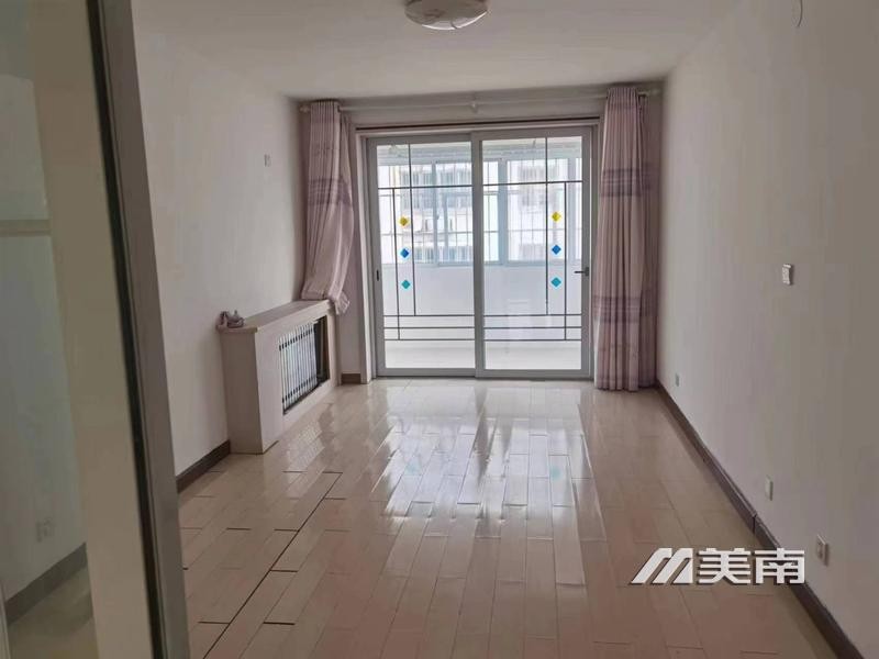 美乐家园3楼精装三室家电齐全月租1400元