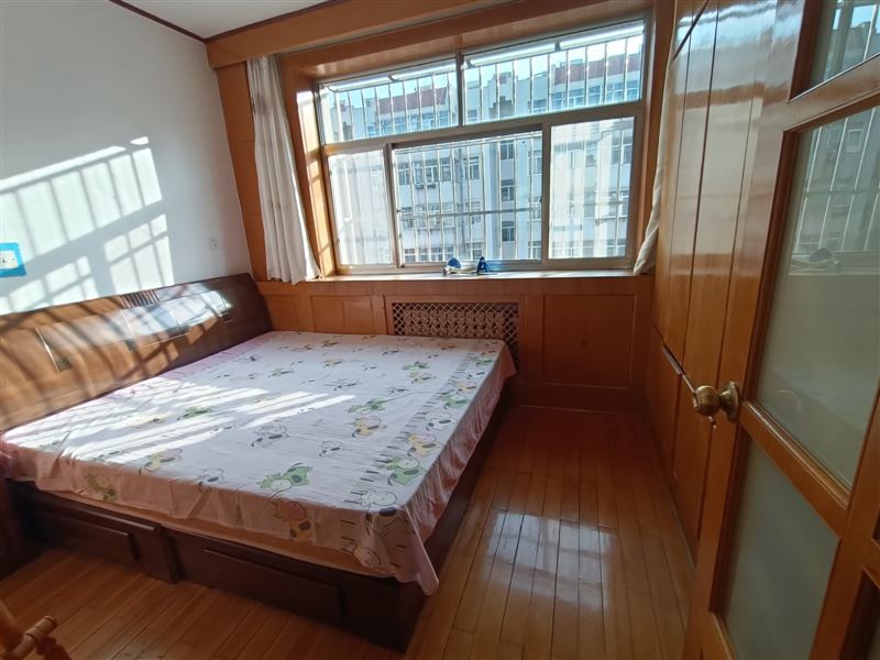 文峰小区,黄金楼层,精装修,带家具家电,拎包入住