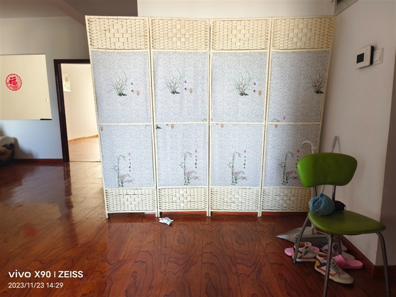 梅兰竹菊屏风,双面图案,可折叠,电梯房拿走。莱州市中心。