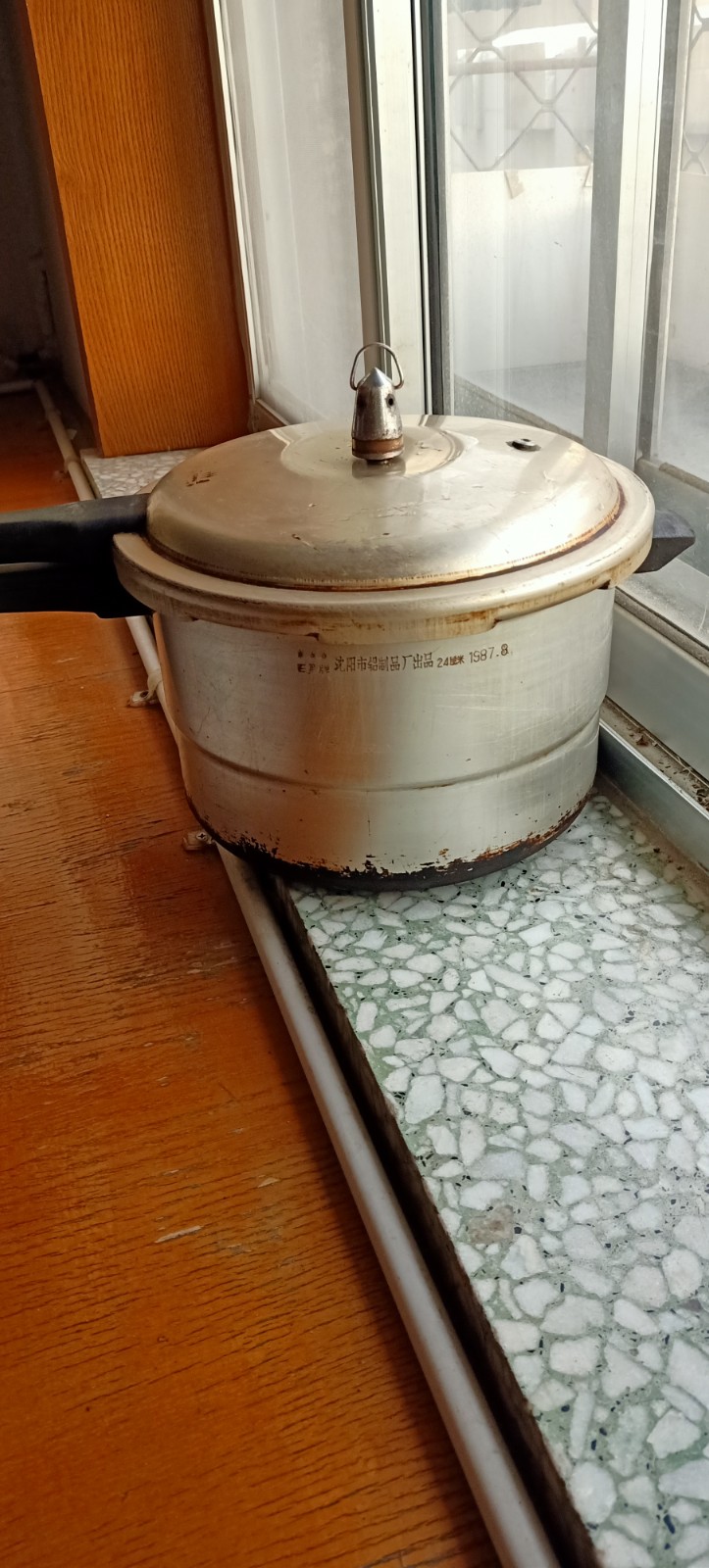 出售高压锅,电饭煲等