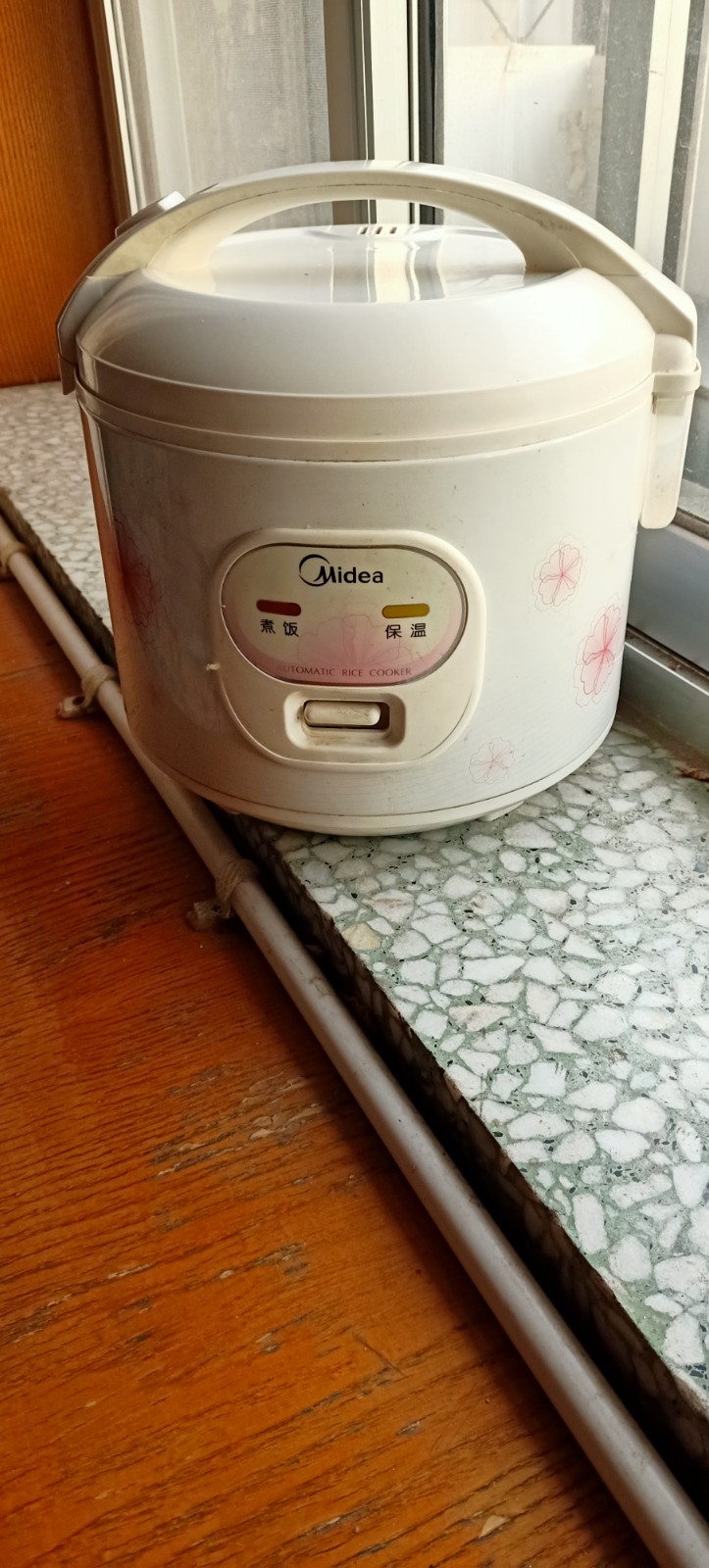 出售高压锅,电饭煲等