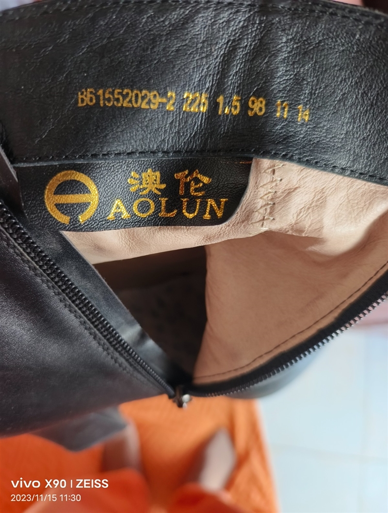 正品澳伦女鞋,全皮,35码,40元出。