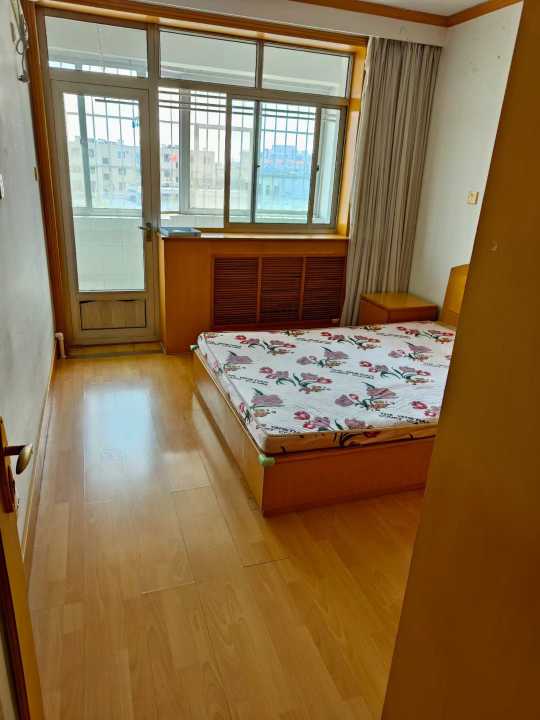 出售府东院小区,三室两厅,实验一小文峰学区,小区内设有充电桩,小区外新建鼓楼步行...