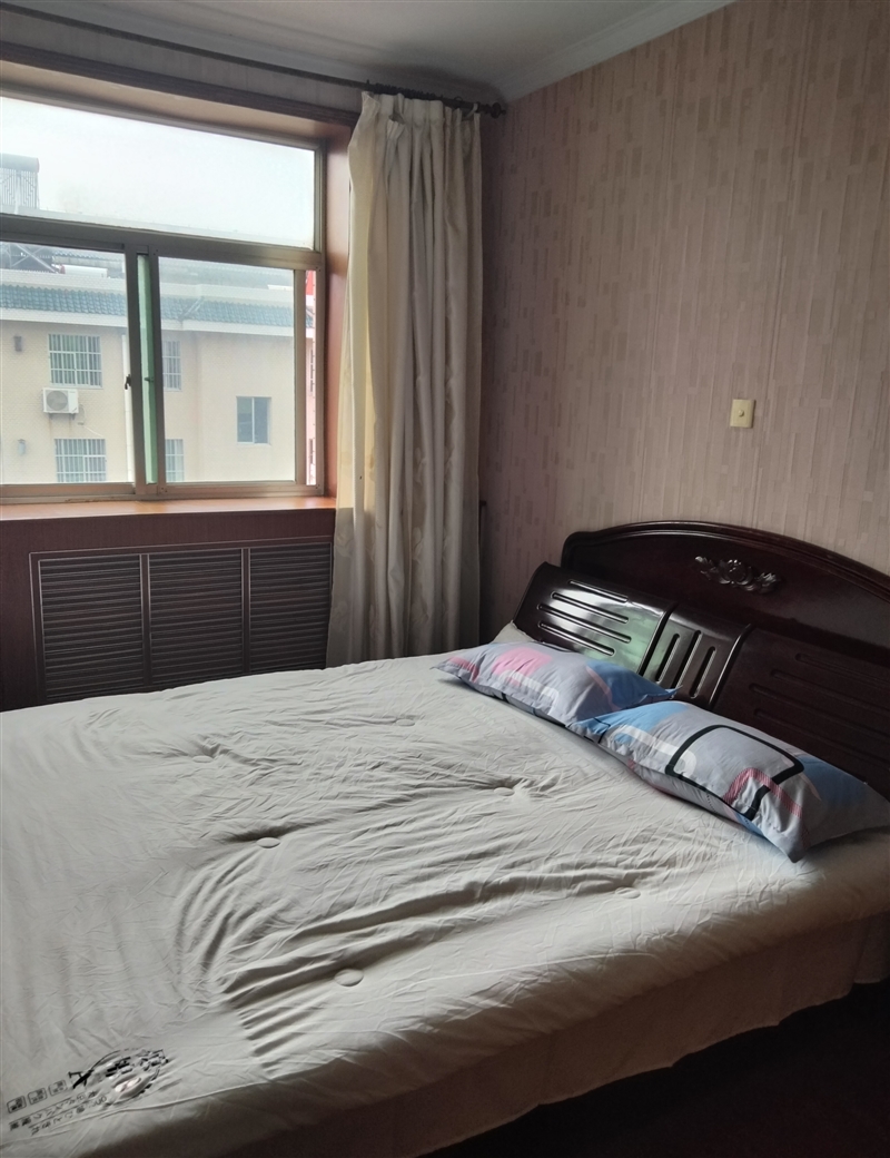 汇泉花园A区5楼出租