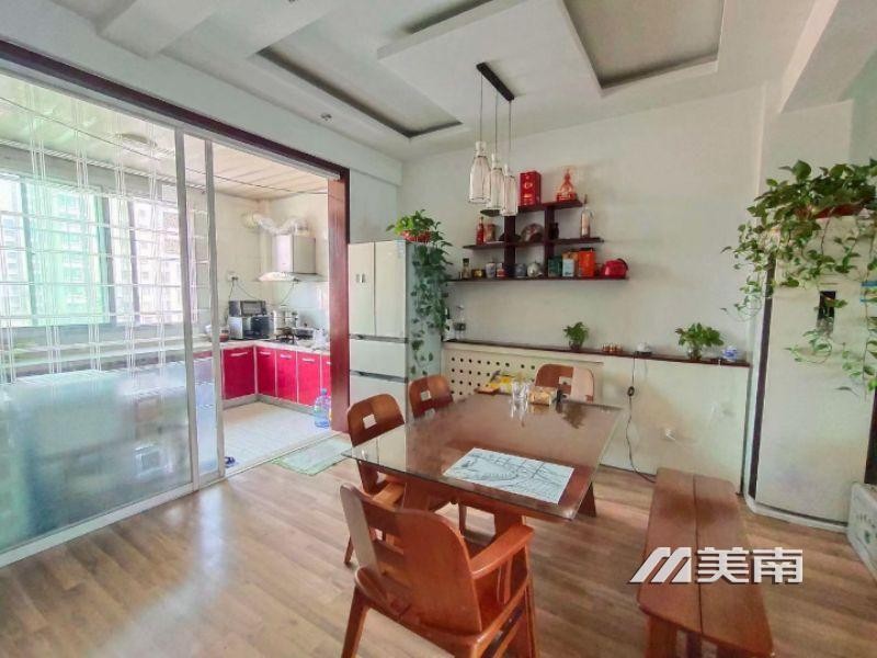 3一小实验中学学区,教育路小区,框架结构,卫生间带窗,阳台上下水