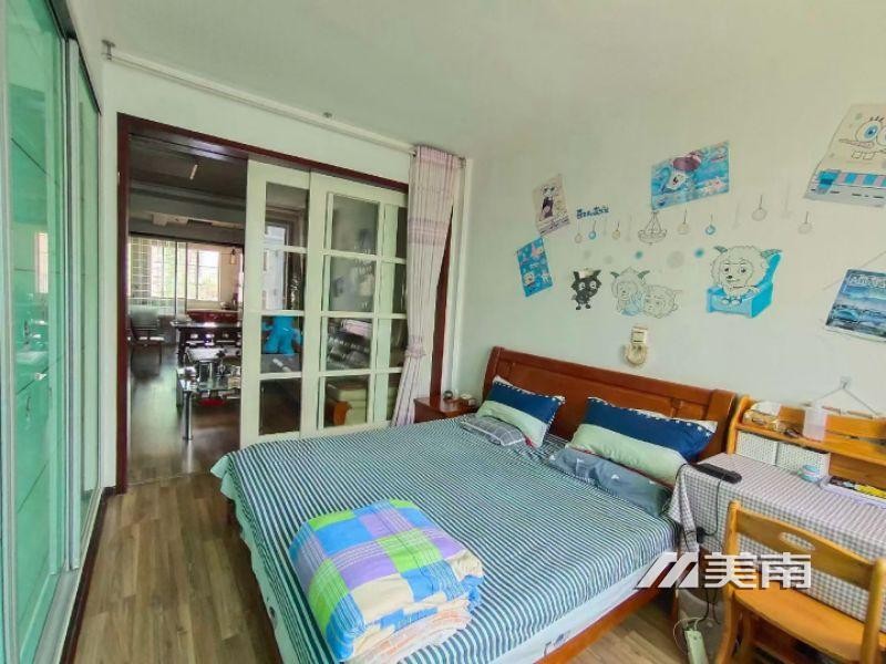 3一小实验中学学区,教育路小区,框架结构,卫生间带窗,阳台上下水