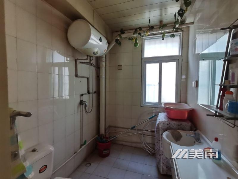 3文峰中学学区,艺苑小区,107平精装三室,仅售53万