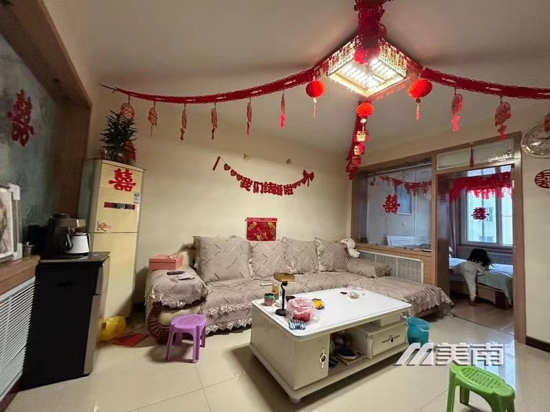 3双语学区,三室带车库,拎包入住,75万