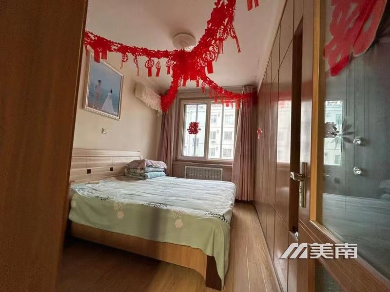 3双语学区,三室带车库,拎包入住,75万