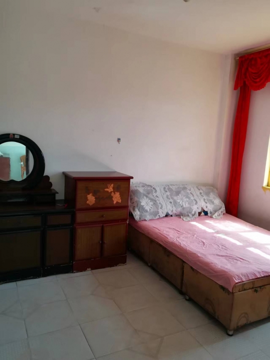 大润发北轻工家属楼出租