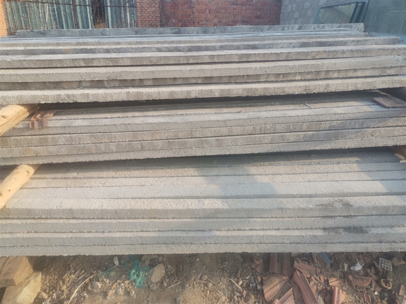 出售水泥檩条断桥铝门