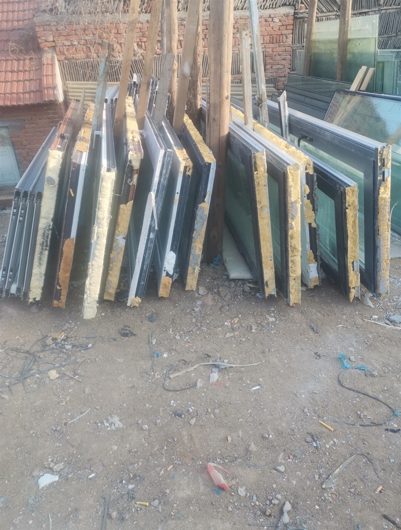 出售水泥檩条断桥铝门
