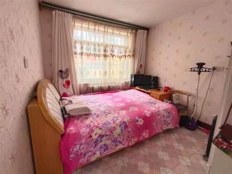 市区一楼,两室户型,给老人住真不错,