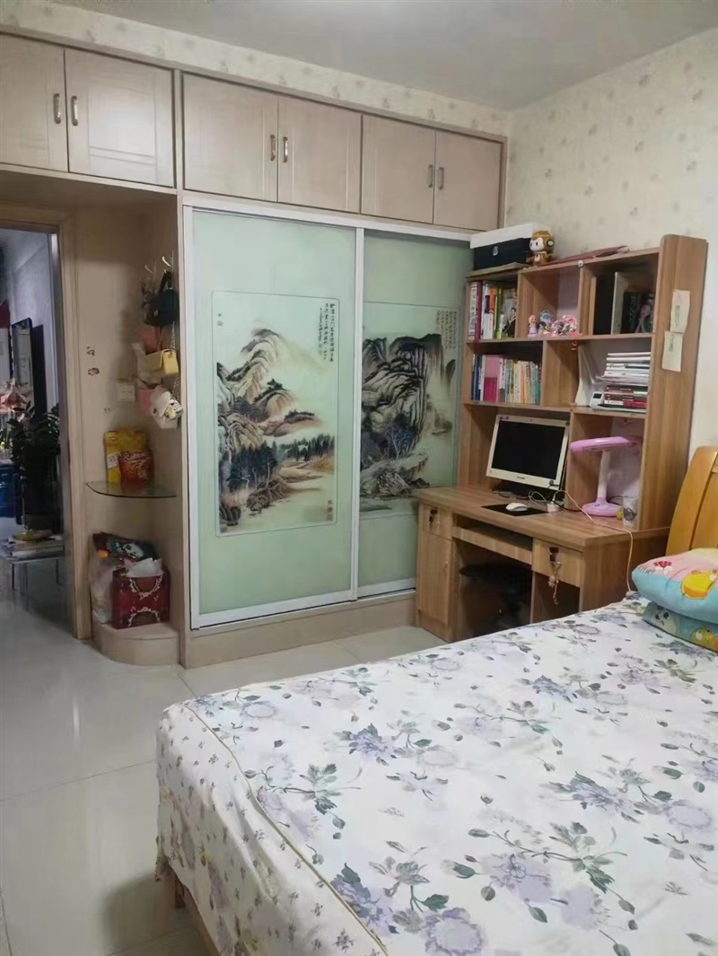 城西成熟小区低楼层,
