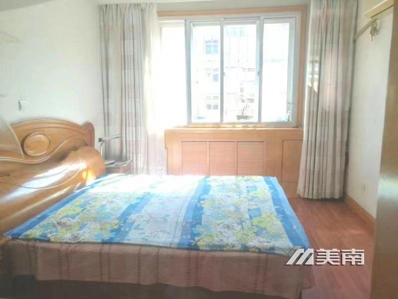 3一小云峰中学学区,教育路八区,精装三室,可拎包入住