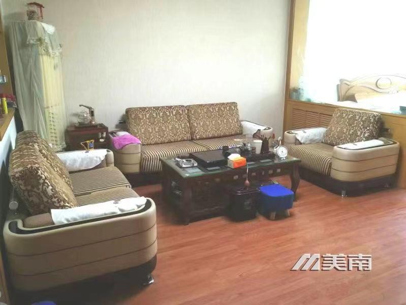 3一小云峰中学学区,教育路八区,精装三室,可拎包入住