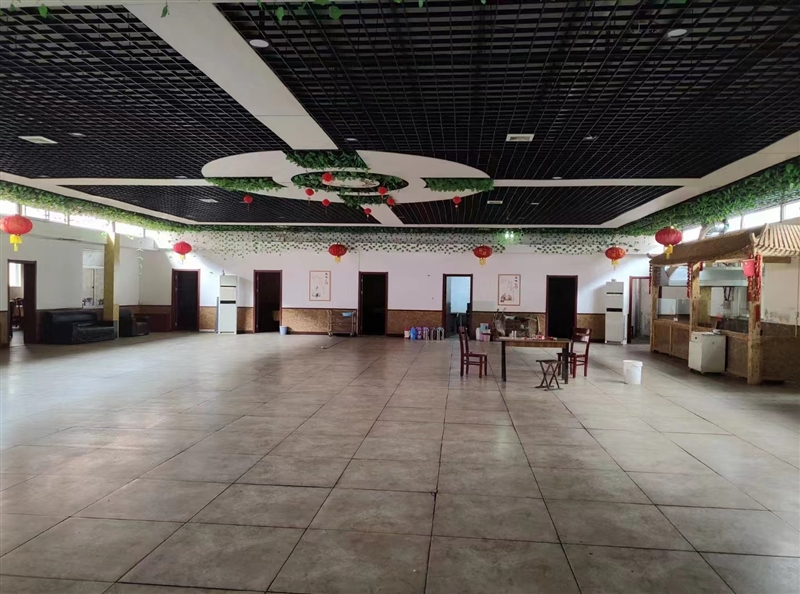 人民医院后门往北,有饭店出租,接手可营业