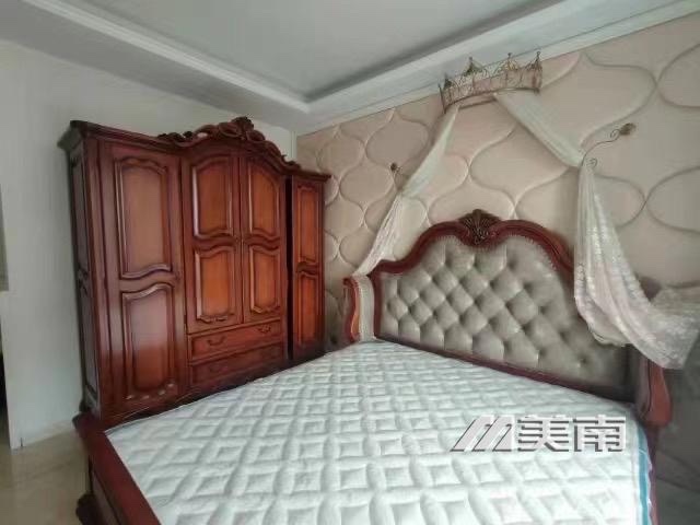 000099出租御龙居135多平米,3室2厅2卫,豪华品牌装修,家具家电齐全,子母车位,月租3500