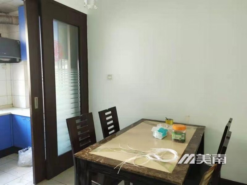 3一小云峰中学学区,教育路八区2楼,户型方正,客厅南向,卫生间带窗