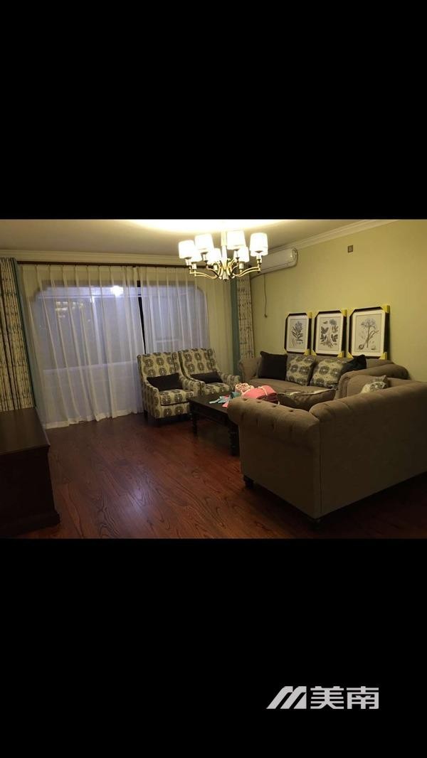 出租御龙居180平4室2卫,家具家电齐全,拎包入住,月租3800