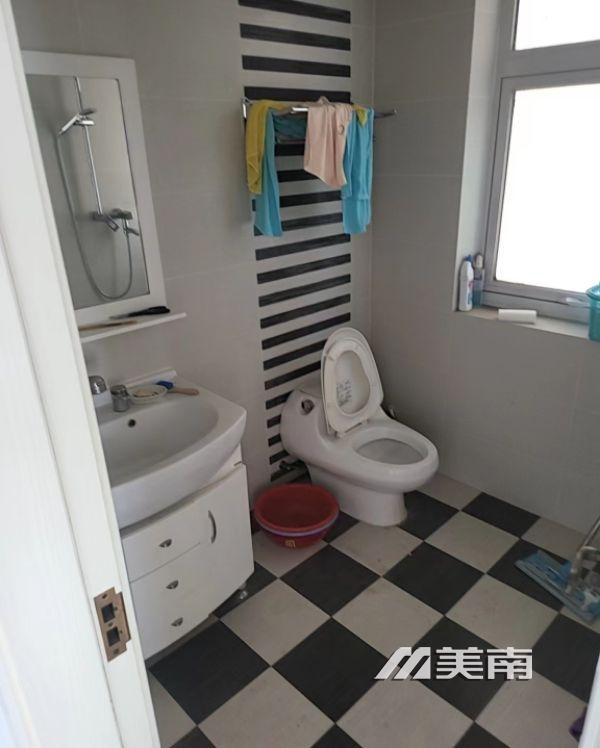 出租御龙居,3室2卫,拎包入住,月租2800