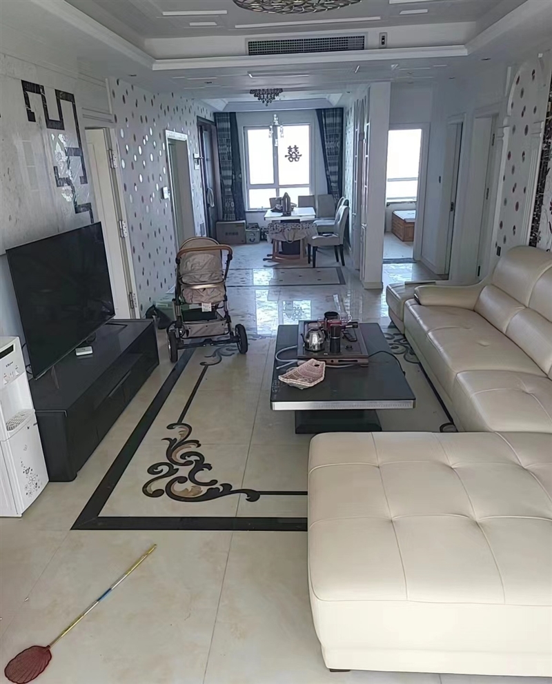 城东,高档小区,御龙居,精装电梯房,带家具家电,拎包入住