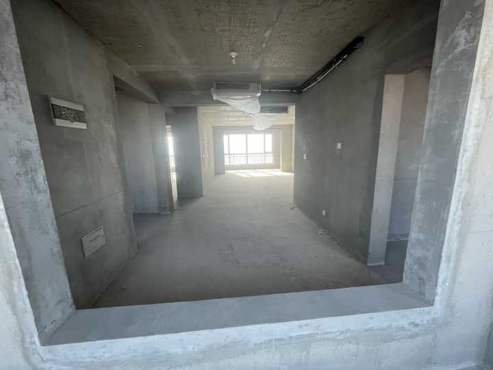 出售华旗绿城2号楼2单元2001毛坯房一套,无车位小房,满二唯一,诚心出售,详情电联...