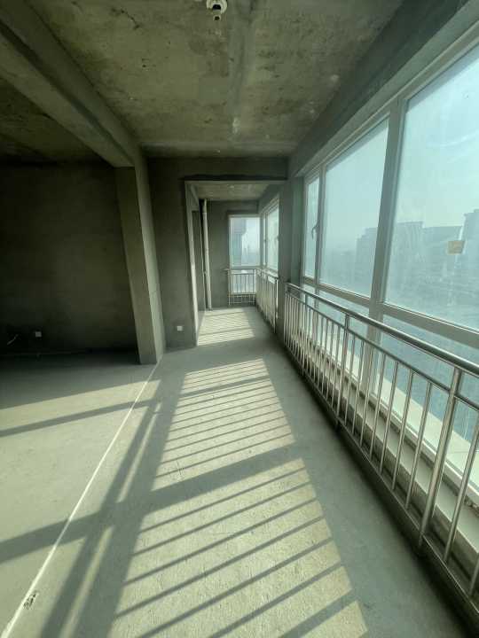 出售华旗绿城2号楼2单元2001毛坯房一套,无车位小房,满二唯一,诚心出售,详情电联...