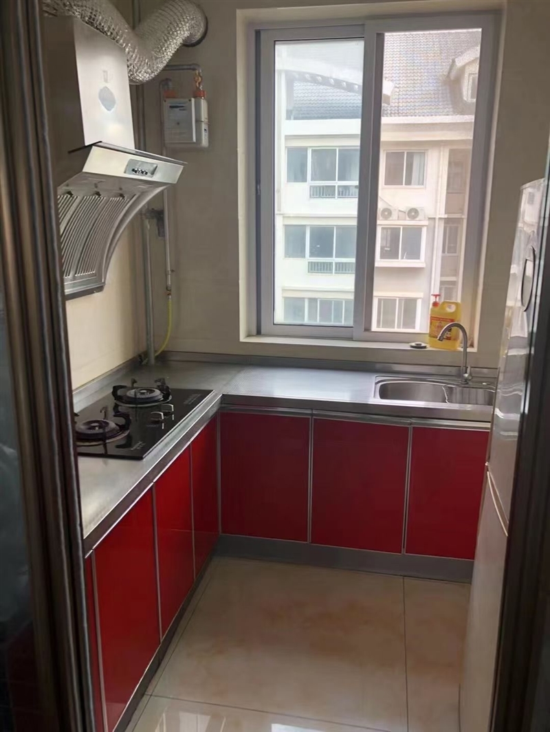 城东南五里人民医院附近三室两厅中装步梯中层拎包入住