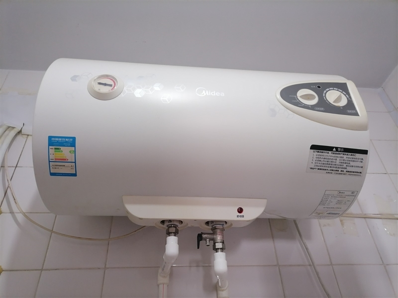 美的电热水器