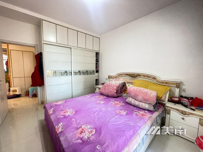 3文峰学区电梯房,精装少住三室,带小房带车位,框架地暖