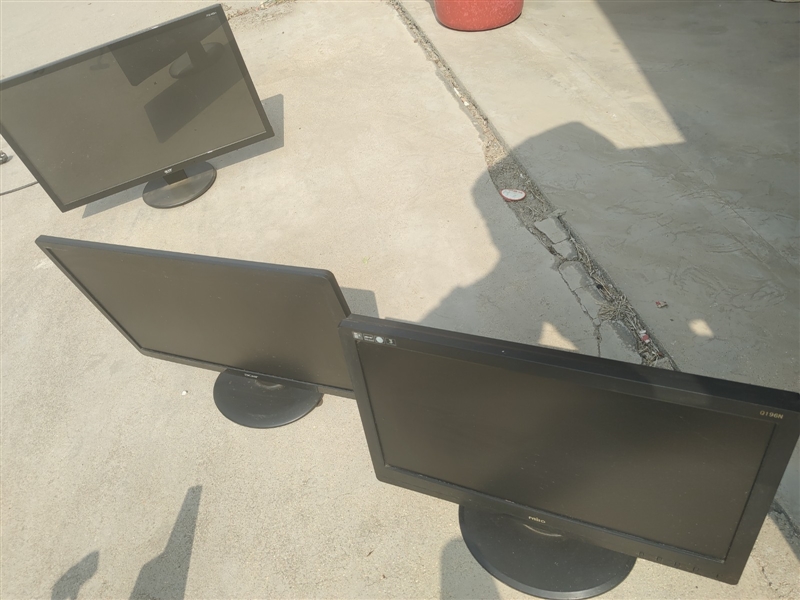 二手液晶显示器便宜处理了