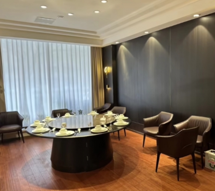 东耀海鲜诚聘前台 服务员 服务嫂 半日制服务员