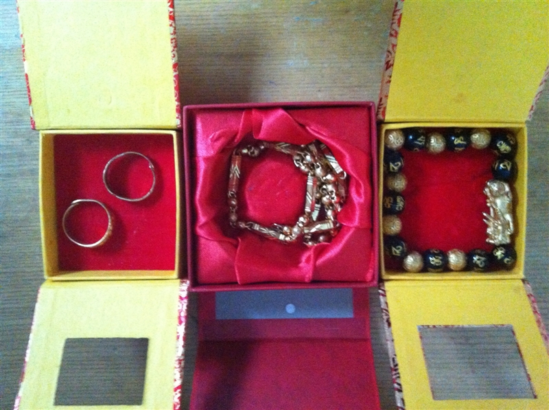 甩金首饰三件套再送一块和田玉!