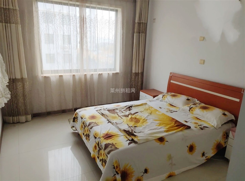 新一中附近,两室两厅精装步梯二楼拎包入住