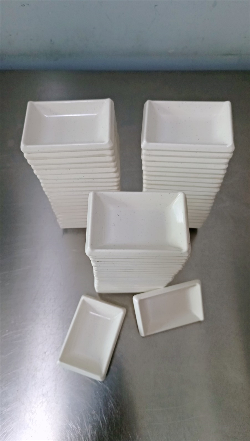 出售9成新快餐店用品