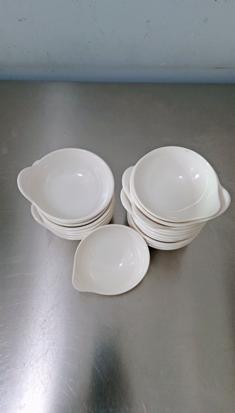 出售9成新快餐店用品