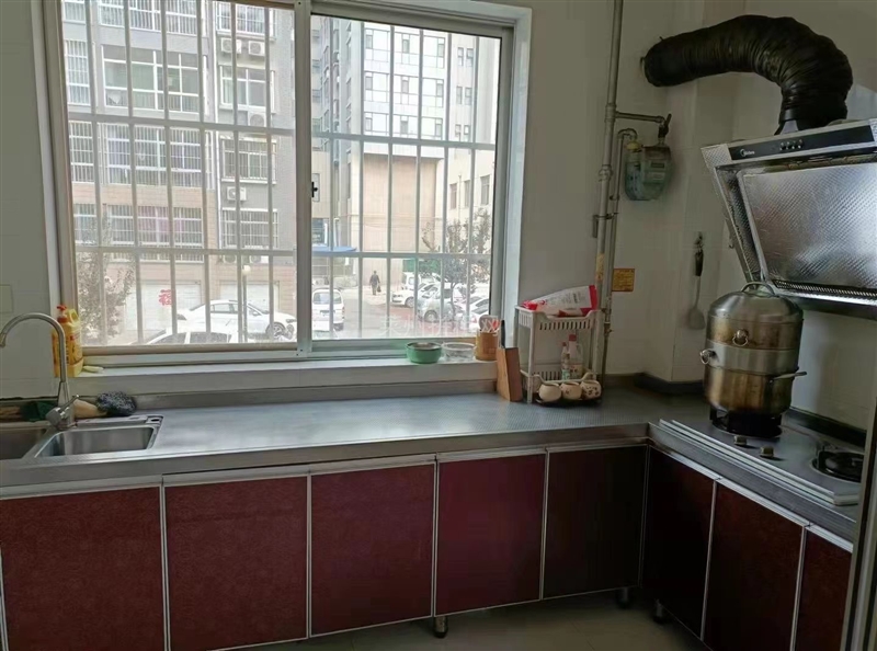 科技广场附近,北流小区,精装低楼层,带家具家电,拎包入住