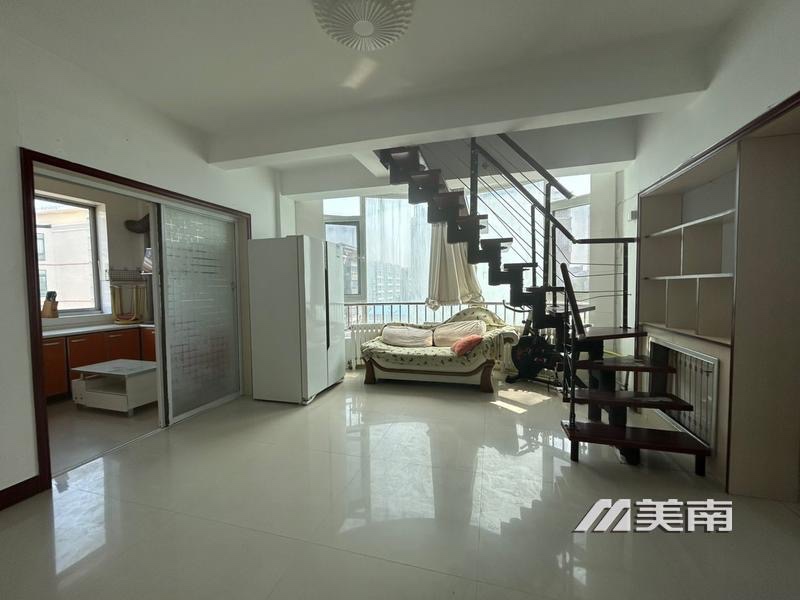 金运小区,4楼加5楼,五室两厅,家具家电齐全,拎包入住