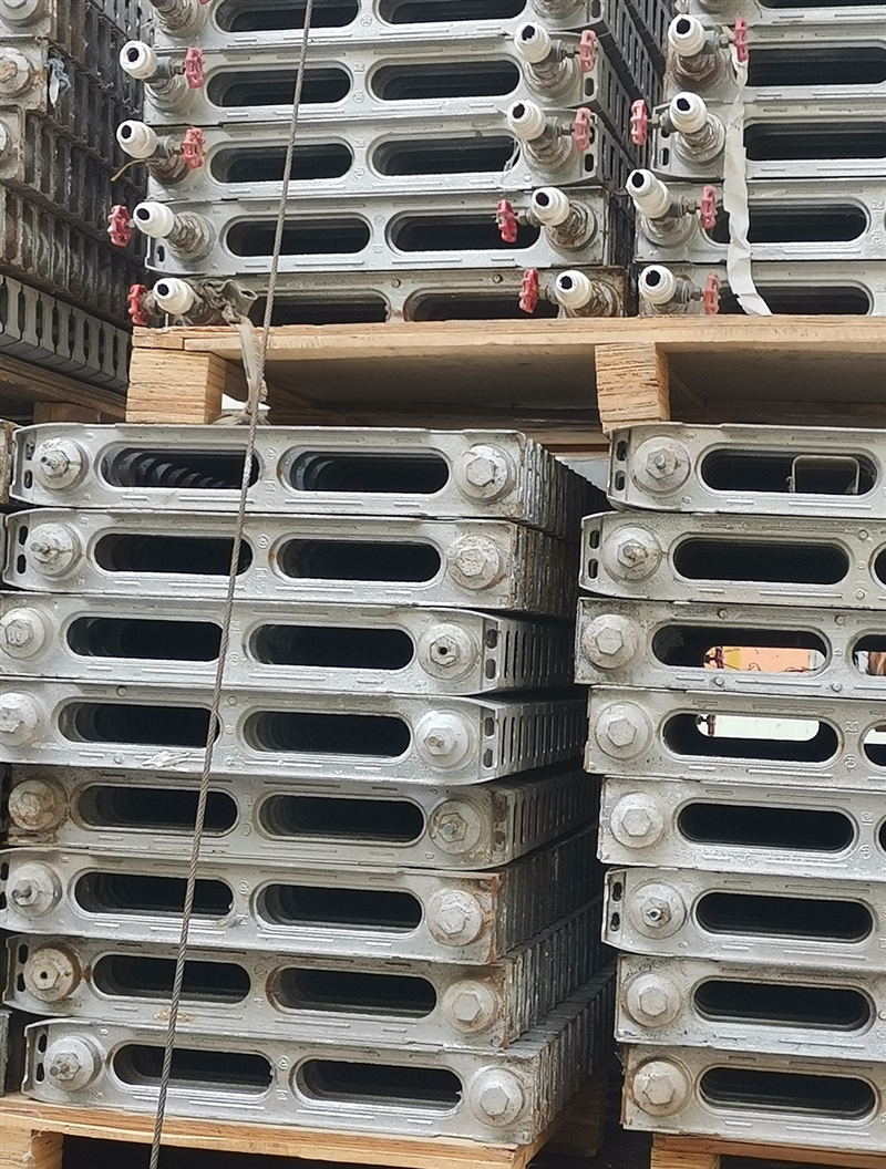 出售一批暖气片