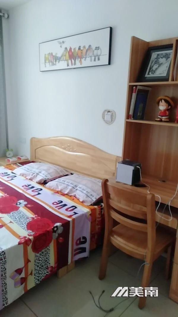 淇水新苑小区 3楼 精装三室 家电齐全1350元