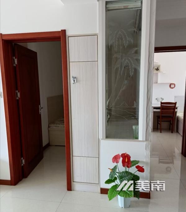 鸿景山庄3楼精装三室家电齐全月租1250元