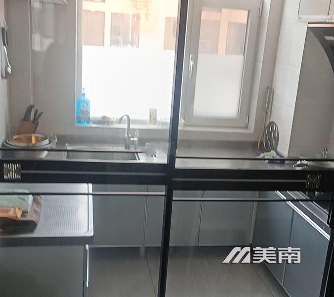 文泉小区电梯中层精装三室家电齐全月租1600元